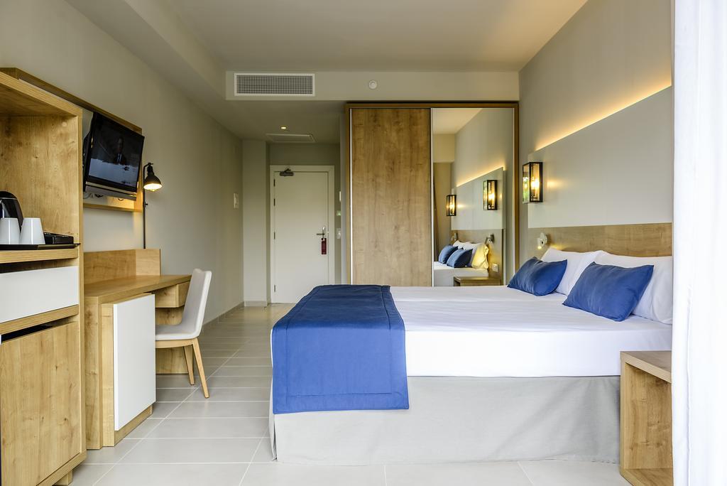 Estival Eldorado Resort Cambrils Bagian luar foto